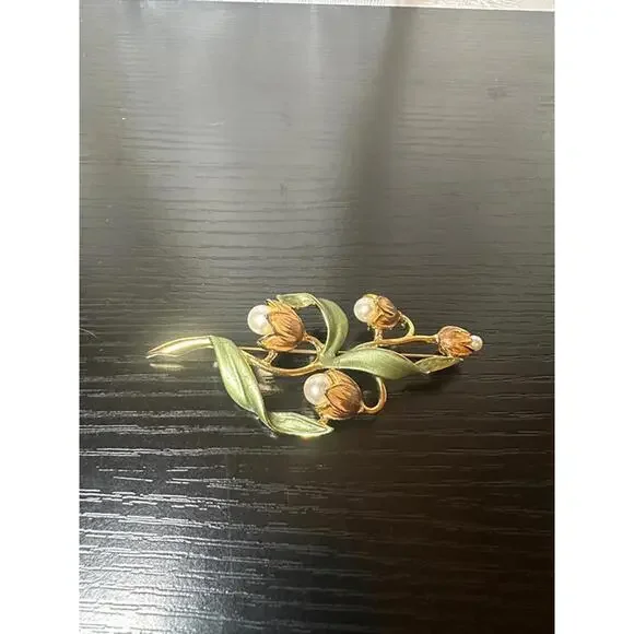 Vintage Inspired Floral Gold Tone Brooch with Faux Pearls – Elegant Leaf & Bud D - Picture 1 of 2